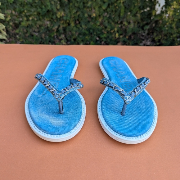 CHANEL CC CHARM DENIM FLIP FLOP WOMEN'S SANDALS - Picture 4 of 13